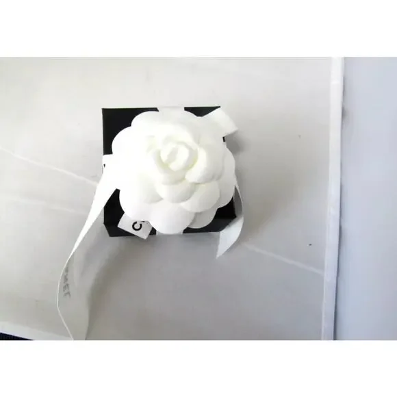 CHANEL 24P Crystal Glass Pearl CC Logo Silver Square Stud Earrings - Picture 8 of 9